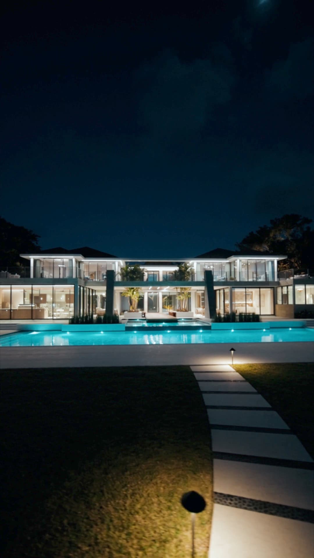 Waterfront Estate — West Palm Beach